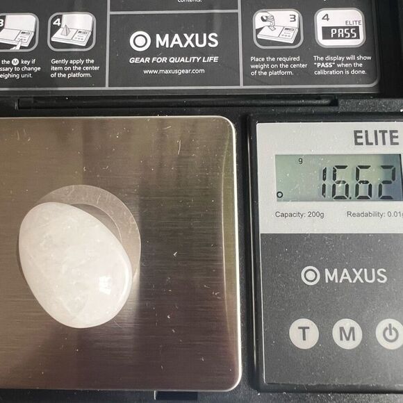 Quartz‎ Crystal Egg Carving Meditation Stone (#2) - Picture 8 of 9